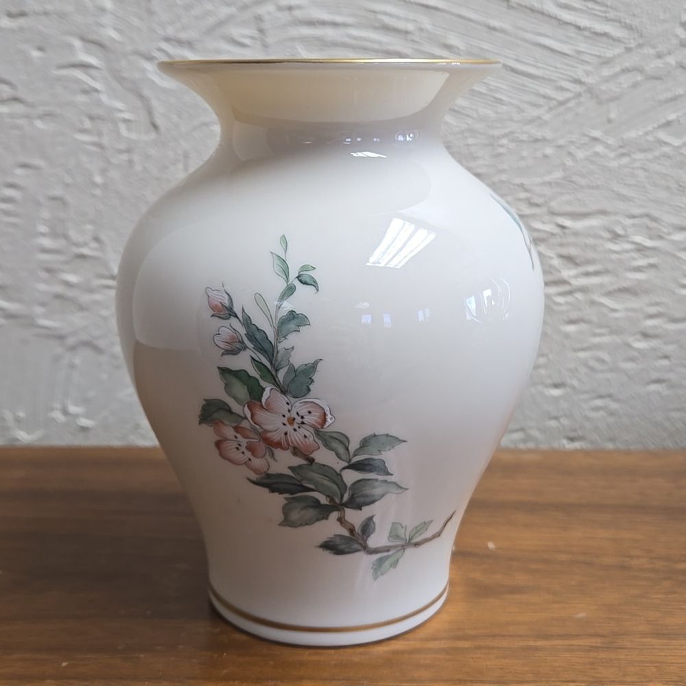 LENOX SERENADE VASE, VINTAGE - Picture 5 of 7